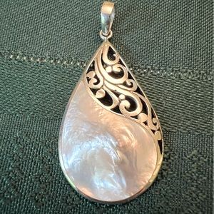925 Sterling silver and Mother of Pearl Pendant